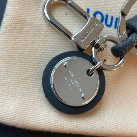 Luis Vuitton black and silver Keychain - Picture 6 of 6